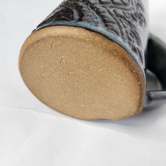 Stoneware Pottery Handcrafted Mug - Picture 4 of 8